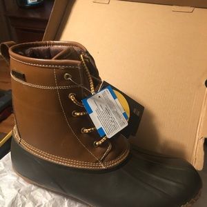 Never worn men’s duck boots size 13.